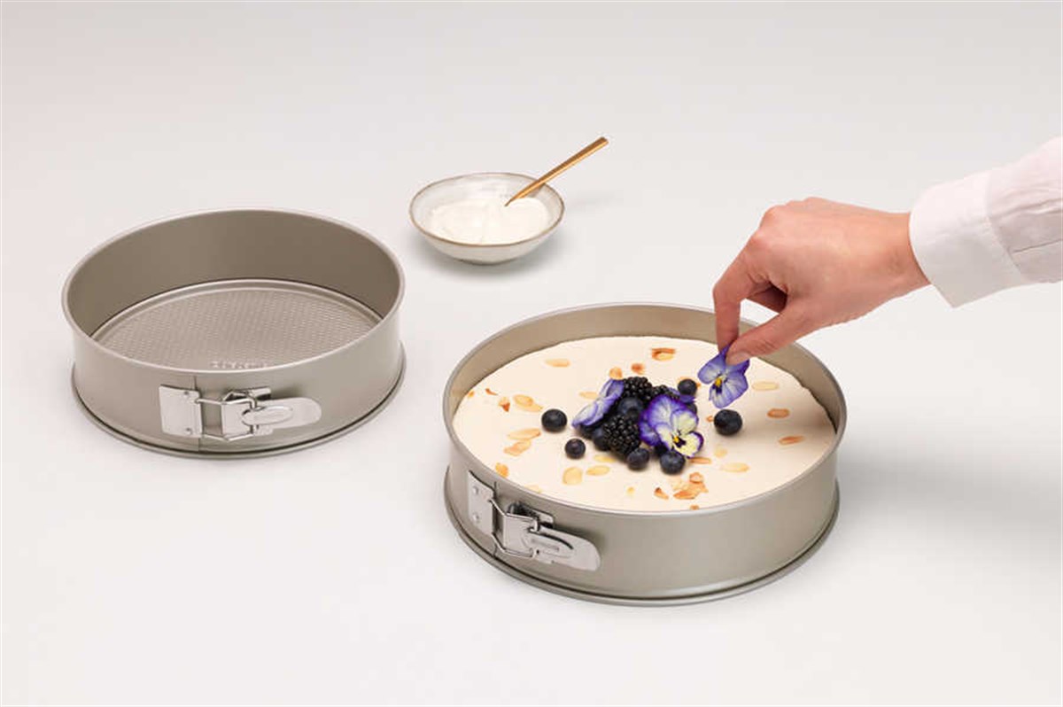 Brabantia Champagne Kelepçeli Kek Kalıbı 22cm
