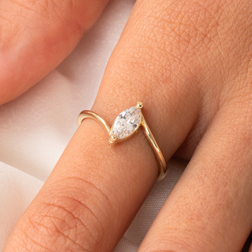 FasekGoldGÜMÜŞ0.60 Karat Mekik Signity Swarovski Taşlı Es  Pırlanta Montörü 925 Ayar Gümüş Evlilik Teklifi Yüzüğü