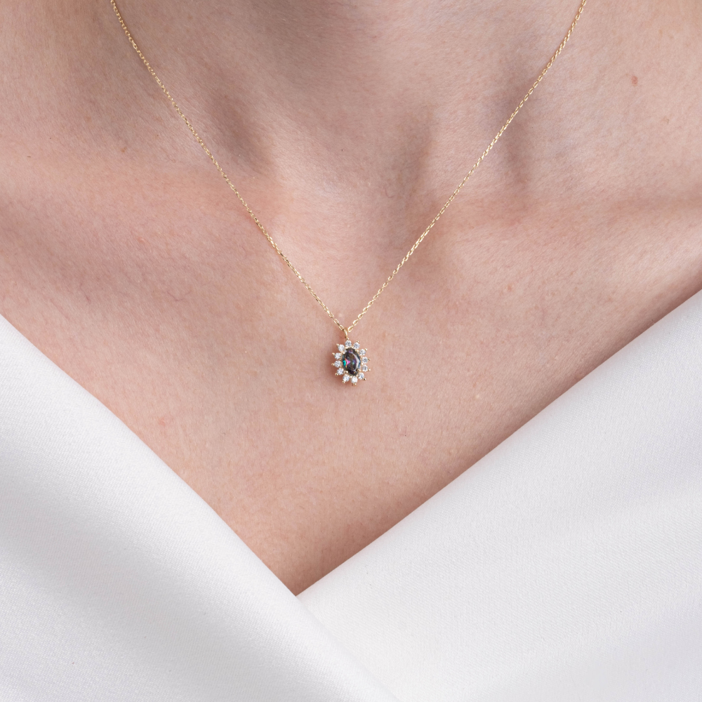 Huma GoldKOLYELER0,95 CT Aleksandrıt 0,25 CT Pırlanta (Signity) Taşlı Anturajlı Vintage 14 Ayar Altın Tasarım Kolye