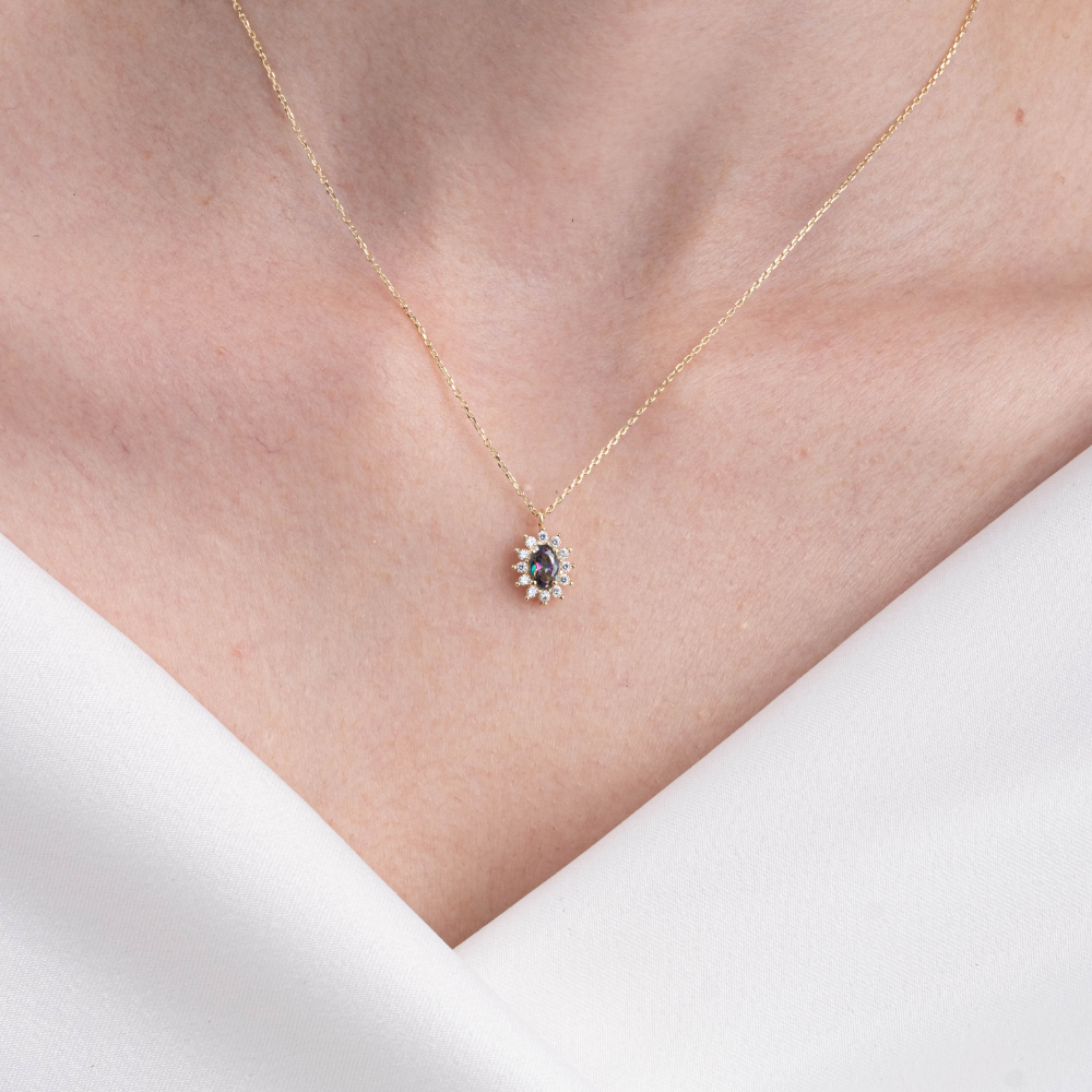 Huma GoldKOLYELER0,95 CT Aleksandrıt 0,25 CT Pırlanta (Signity) Taşlı Anturajlı Vintage 14 Ayar Altın Tasarım Kolye