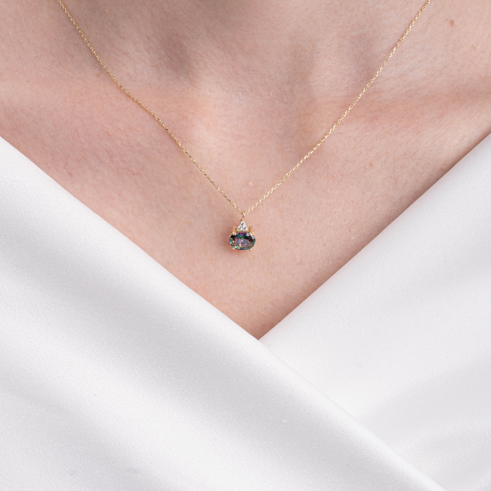 Fasek GoldKOLYELER1.15 Karat Mistik Topaz Taşlı Zirkon Taşlarla Süslenmiş Sade Modern Tasarım 14 Ayar Altın Kolye