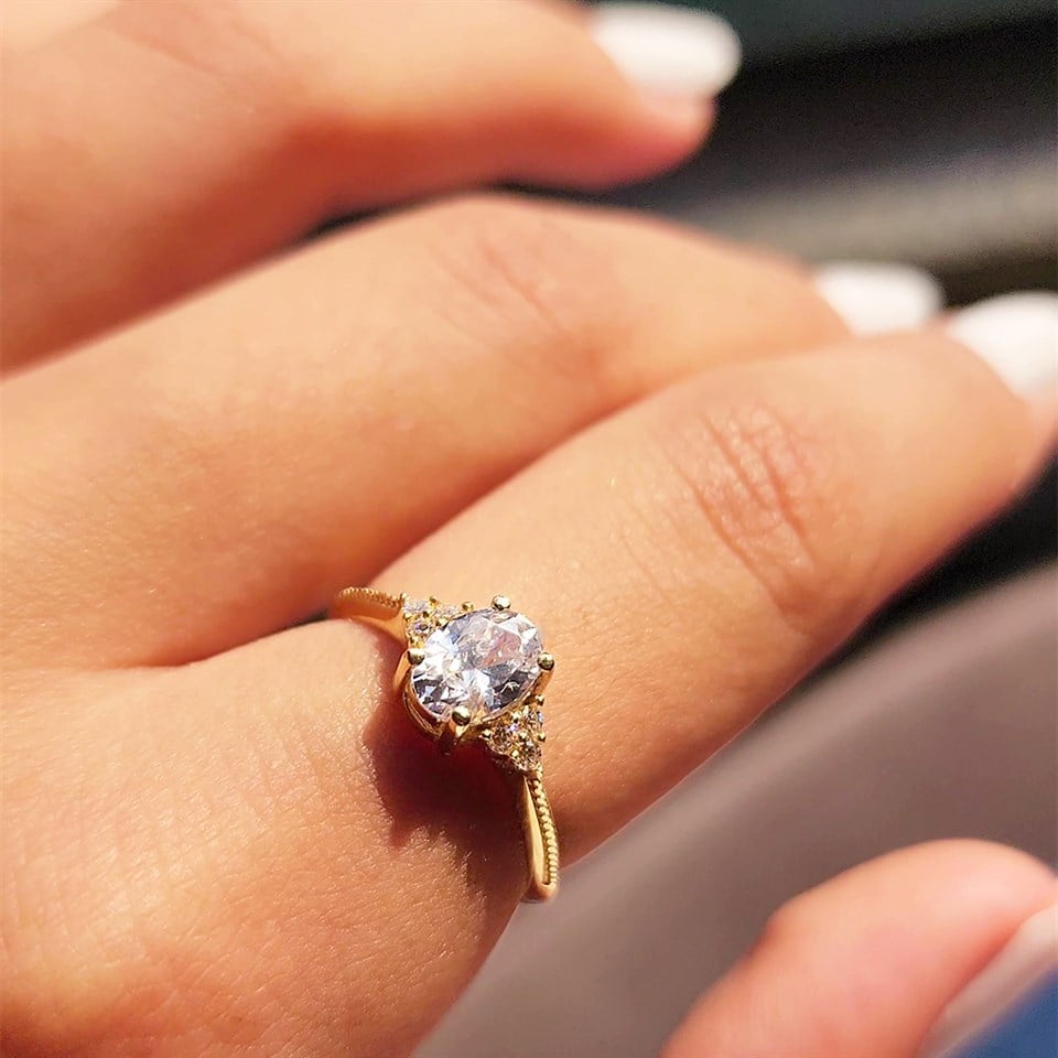 Huma GoldGÜMÜŞ1.05CT-0.20CT Pırlanta (Signty) İtalyan Kol Balık Sırtı Güverseli Evlilik Teklifi Tektaş Gümüş Yüzük