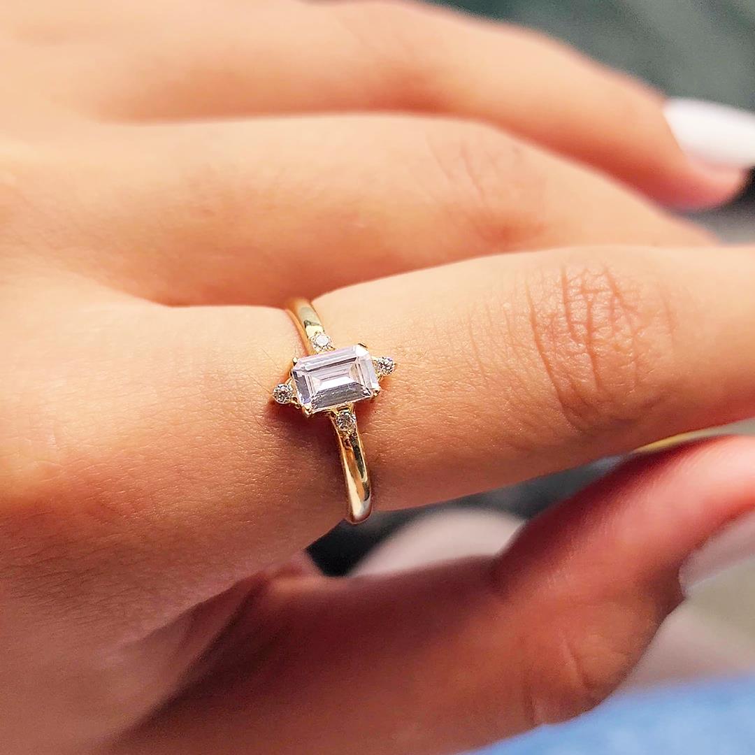 FasekGoldYÜZÜKLERAltın Yüzük - 14 Ayar Altın 0.95 Karat Radyant Kesim Swarovski Taşlı Evlilik Teklifi Yüzüğü