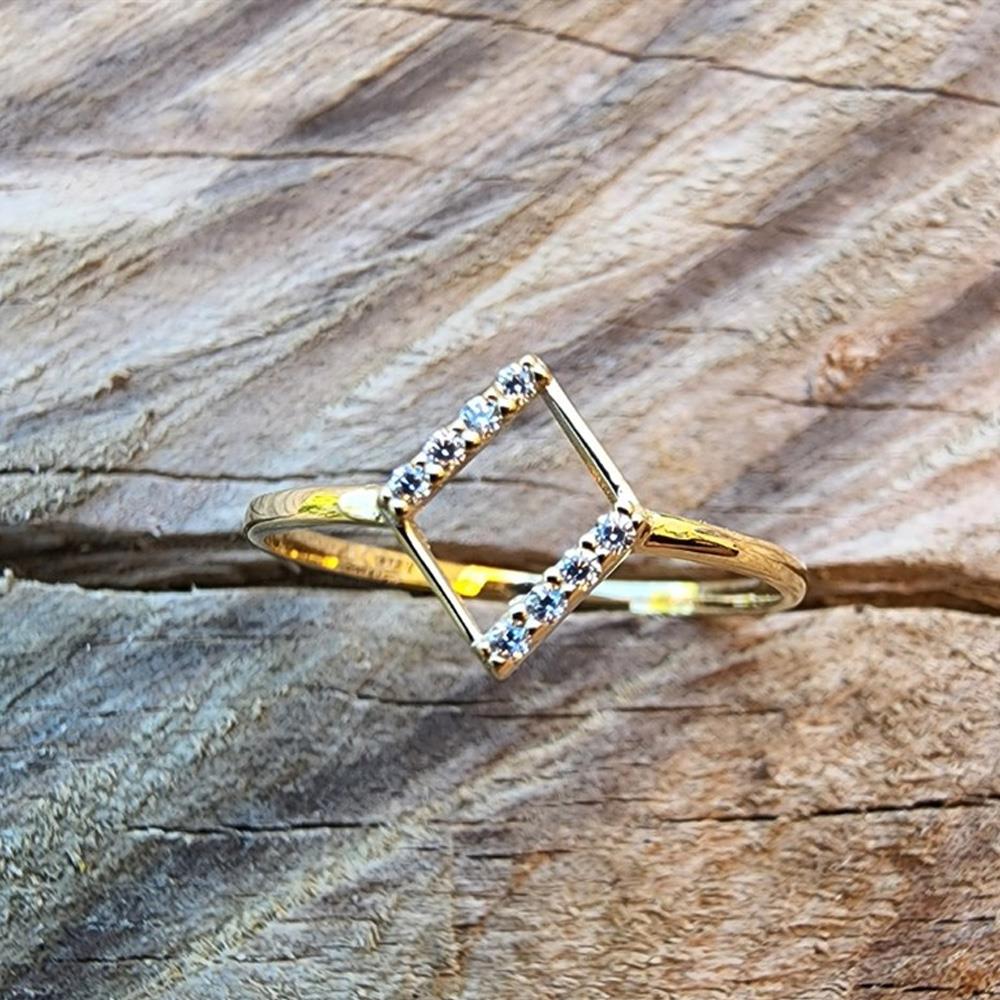 FasekGoldYÜZÜKLERAltın Yüzük - 14 Ayar Altın Fantezi Dörtgen Swarovski Taşlı Minimal Yüzük - Minimal Altın Yüzük