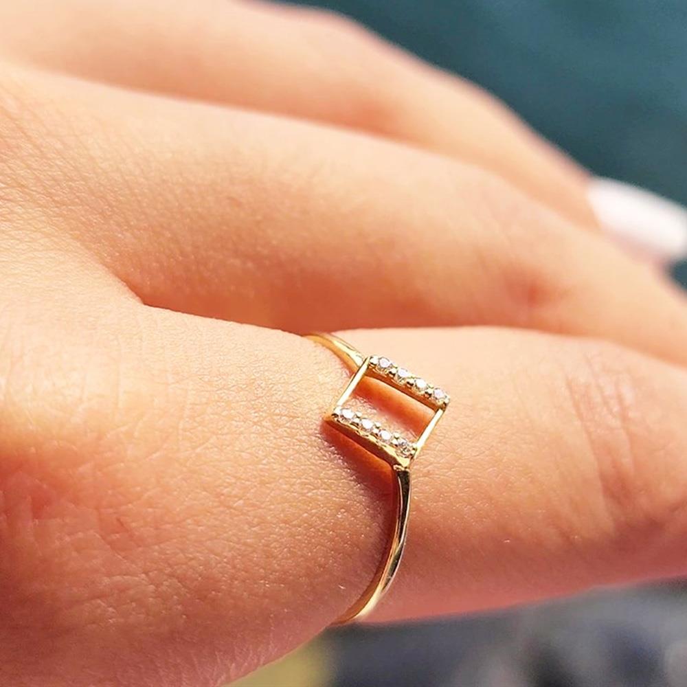 FasekGoldYÜZÜKLERAltın Yüzük - 14 Ayar Altın Fantezi Dörtgen Swarovski Taşlı Minimal Yüzük - Minimal Altın Yüzük