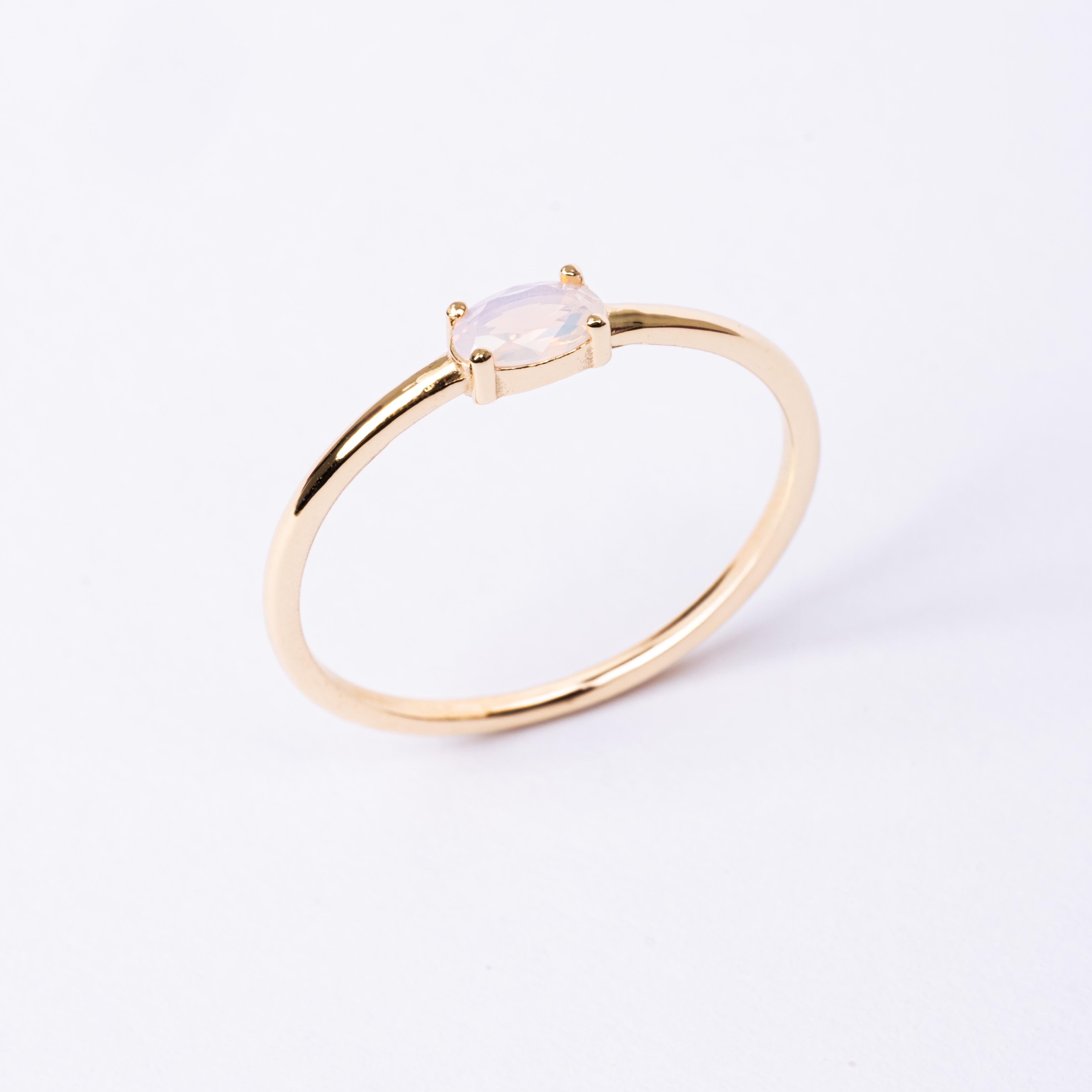 FasekGoldYÜZÜKLERAltın Yüzük - 14 Ayar Tektaş Altın 0.50 Karat Oval Sade Minimal Pembe Kuvars Yüzük