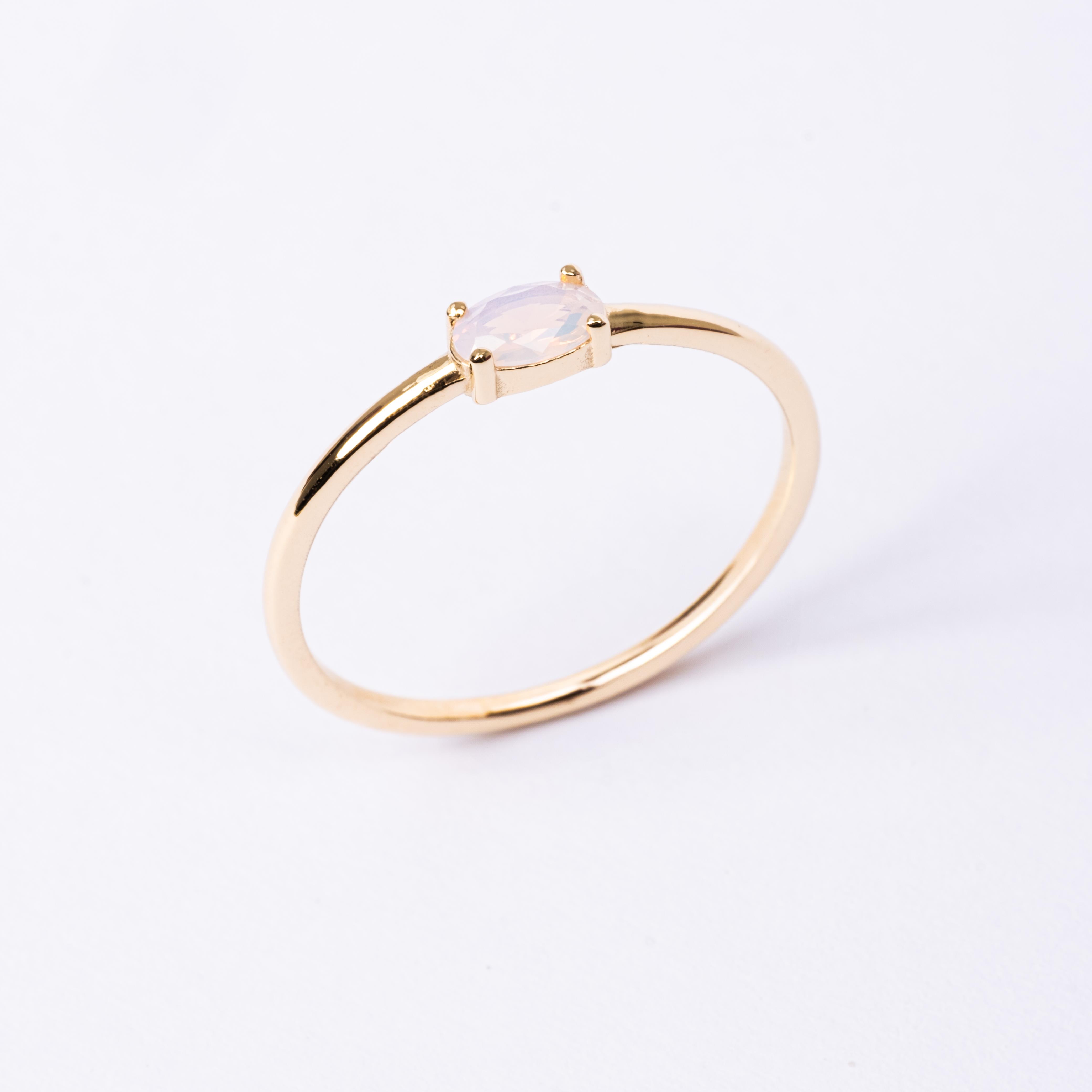 FasekGoldYÜZÜKLERAltın Yüzük - 14 Ayar Tektaş Altın 0.50 Karat Oval Sade Minimal Pembe Kuvars Yüzük