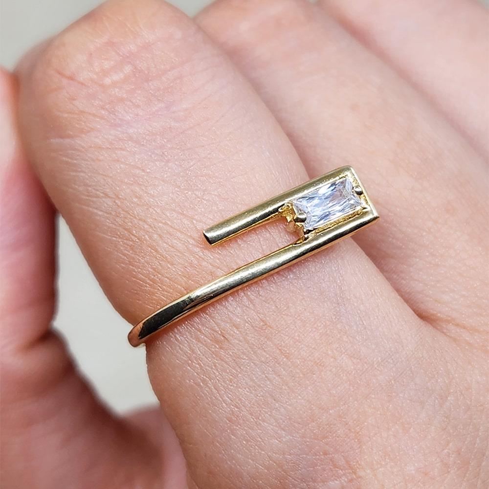 FasekGoldYÜZÜKLERBaget Altın Yüzük - 14 Ayar Altın Baget Swarovski Taşlı Kadın Yüzük - Tektaş Baget Altın Yüzük