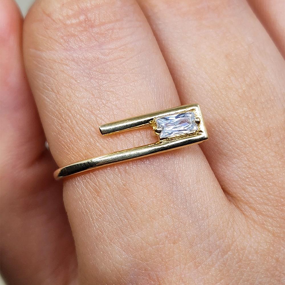 FasekGoldYÜZÜKLERBaget Altın Yüzük - 14 Ayar Altın Baget Swarovski Taşlı Kadın Yüzük - Tektaş Baget Altın Yüzük