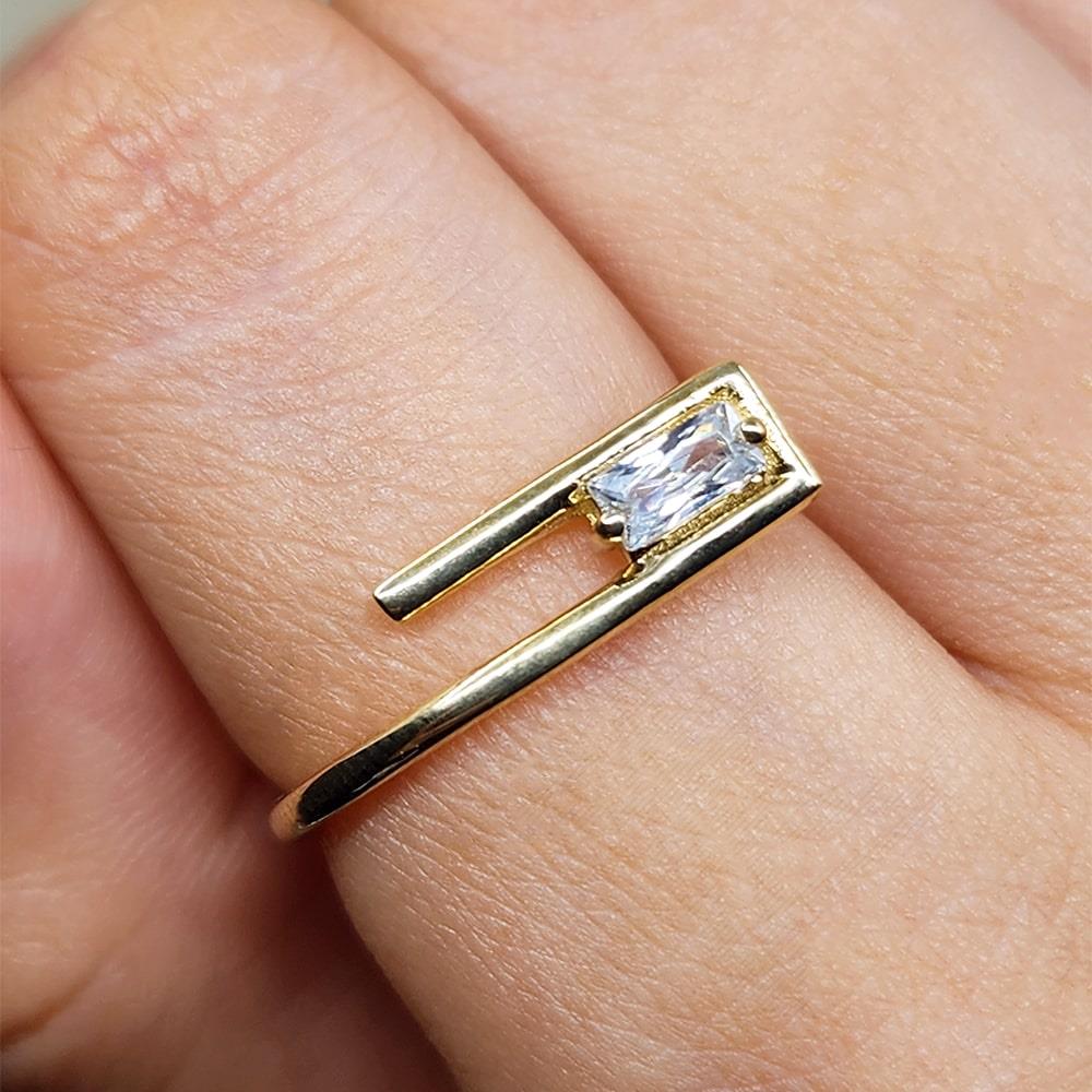 FasekGoldYÜZÜKLERBaget Altın Yüzük - 14 Ayar Altın Baget Swarovski Taşlı Kadın Yüzük - Tektaş Baget Altın Yüzük