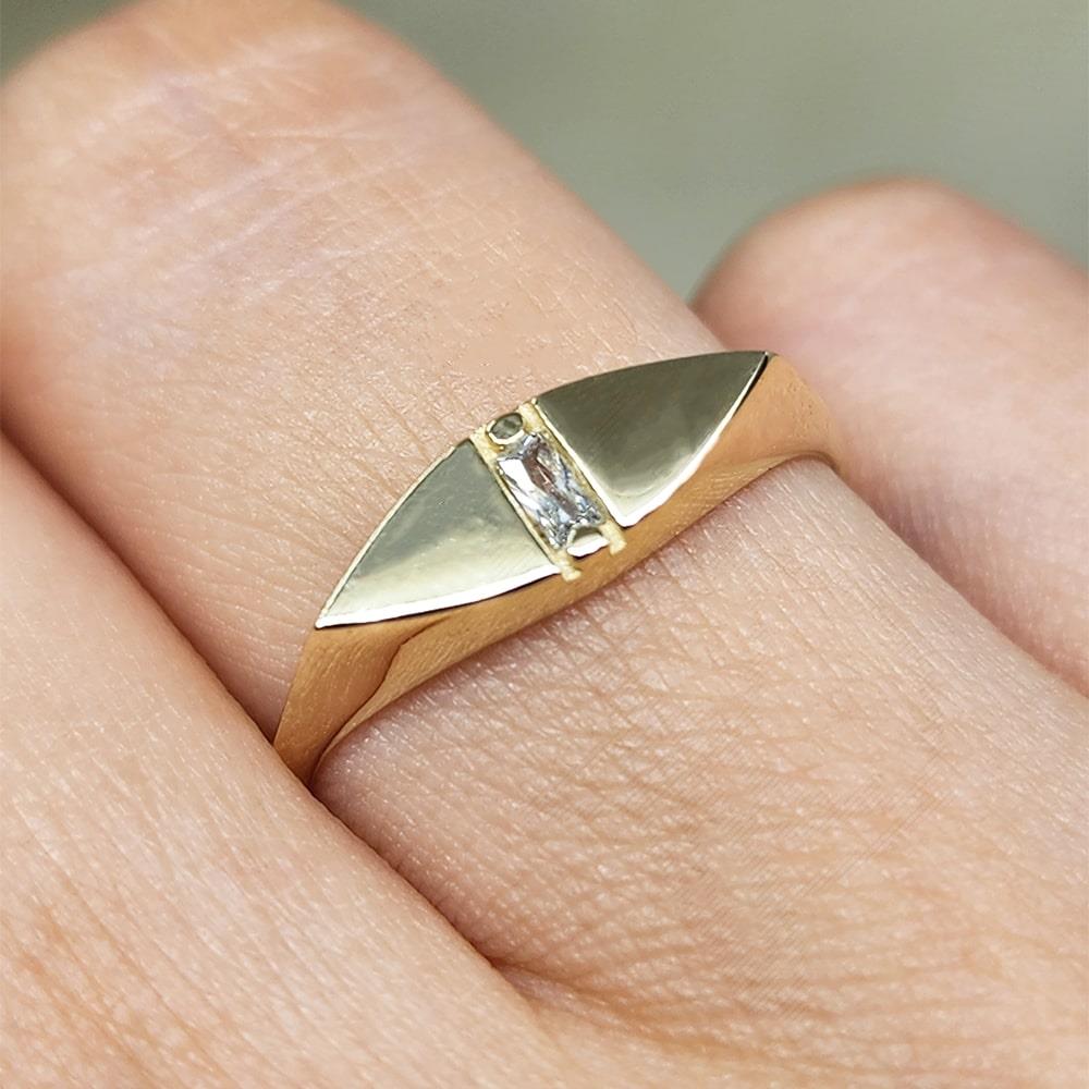 FasekGoldYÜZÜKLERBaget Altın Yüzük - 14 Ayar Altın Mekik Tasarım Swarovski Baget Taşlı Tektaş Yüzük 