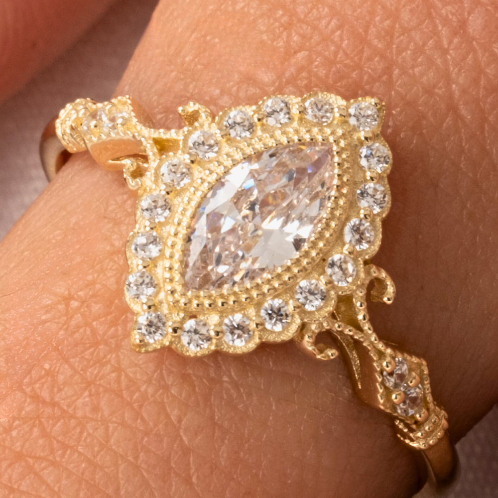 FasekGoldGÜMÜŞCarla 1.10 CT Mekik Pırlanta Montörü(Mekik Swaroski)Taşlı Evlilik Teklifi Kadın 925 Ayar Gümüş Yüzük
