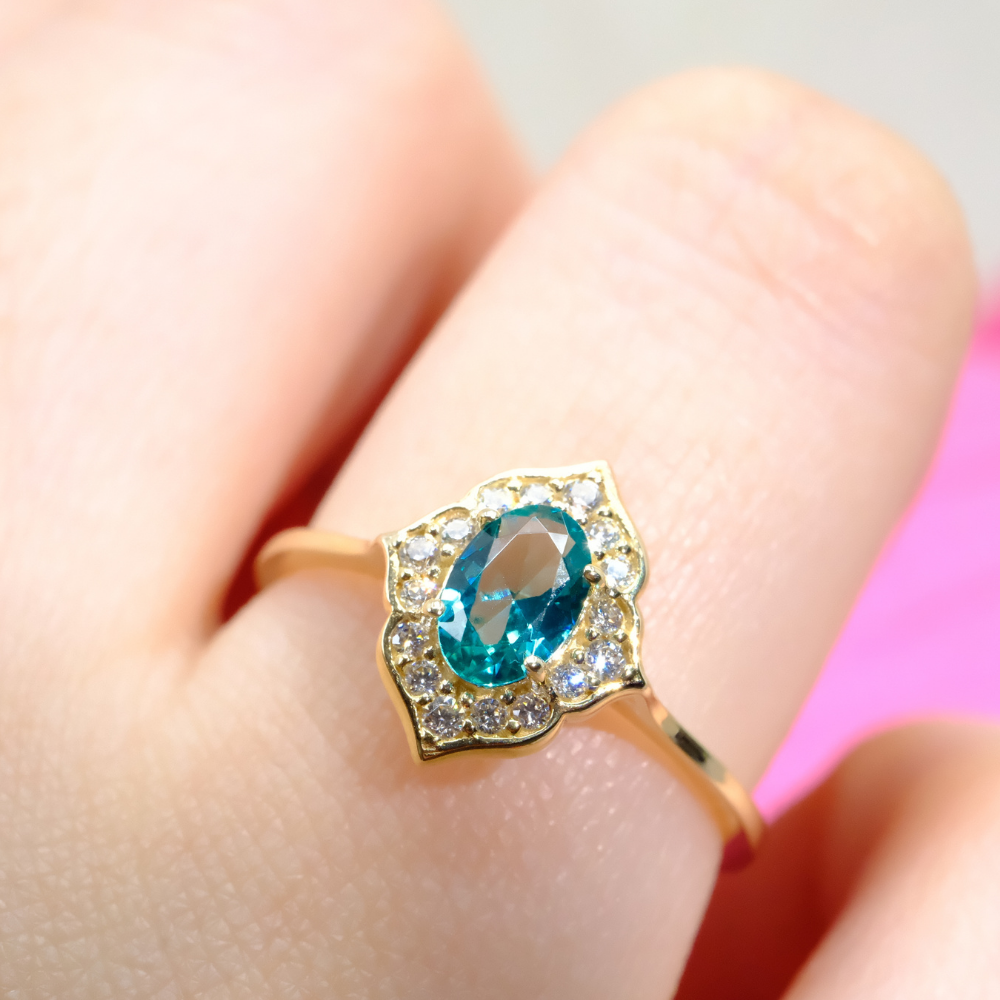 FasekGoldGÜMÜŞMavi Topaz Oval Kesim Yan Zirkon Taşlı Modern Tasarım 925 Ayar Gümüş Yüzük Tektaş Günlük-Hediyelik