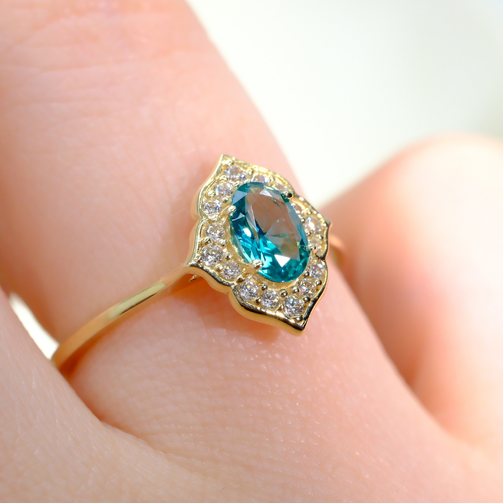 FasekGoldGÜMÜŞMavi Topaz Oval Kesim Yan Zirkon Taşlı Modern Tasarım 925 Ayar Gümüş Yüzük Tektaş Günlük-Hediyelik