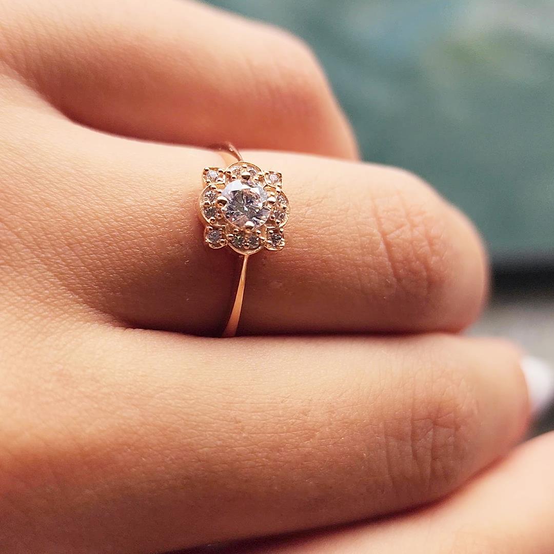 FasekGoldYÜZÜKLERMinimal Altın Yüzük - 14 Ayar Altın Çiçek Desenli Swarovski Taşlı Yüzük - Hediyelik Altın Yüzük