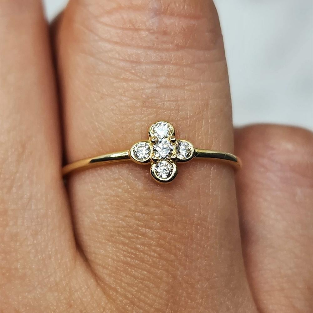 FasekGoldYÜZÜKLERMinimal Altın Yüzük - 14 Ayar Altın Minimal Papatya Swarovski Taşlı Yüzük - Papatya Altın Yüzük