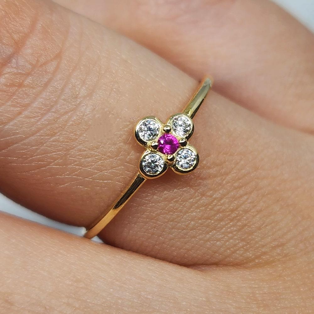 FasekGoldYÜZÜKLERMinimal Altın Yüzük - 14 Ayar Altın Minimal Papatya Ruby Taşlı Yüzük - Papatya Altın Yüzük