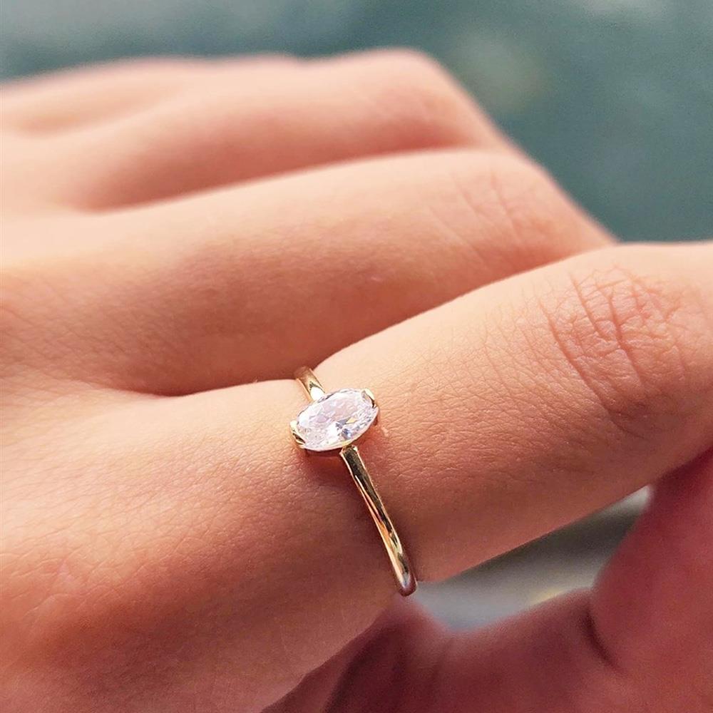 FasekGoldYÜZÜKLERMinimal Altın Yüzük - 14 Ayar Altın Oval 0.50 Karat Swarovski Taşlı Minimal Tektaş Kadın Yüzük