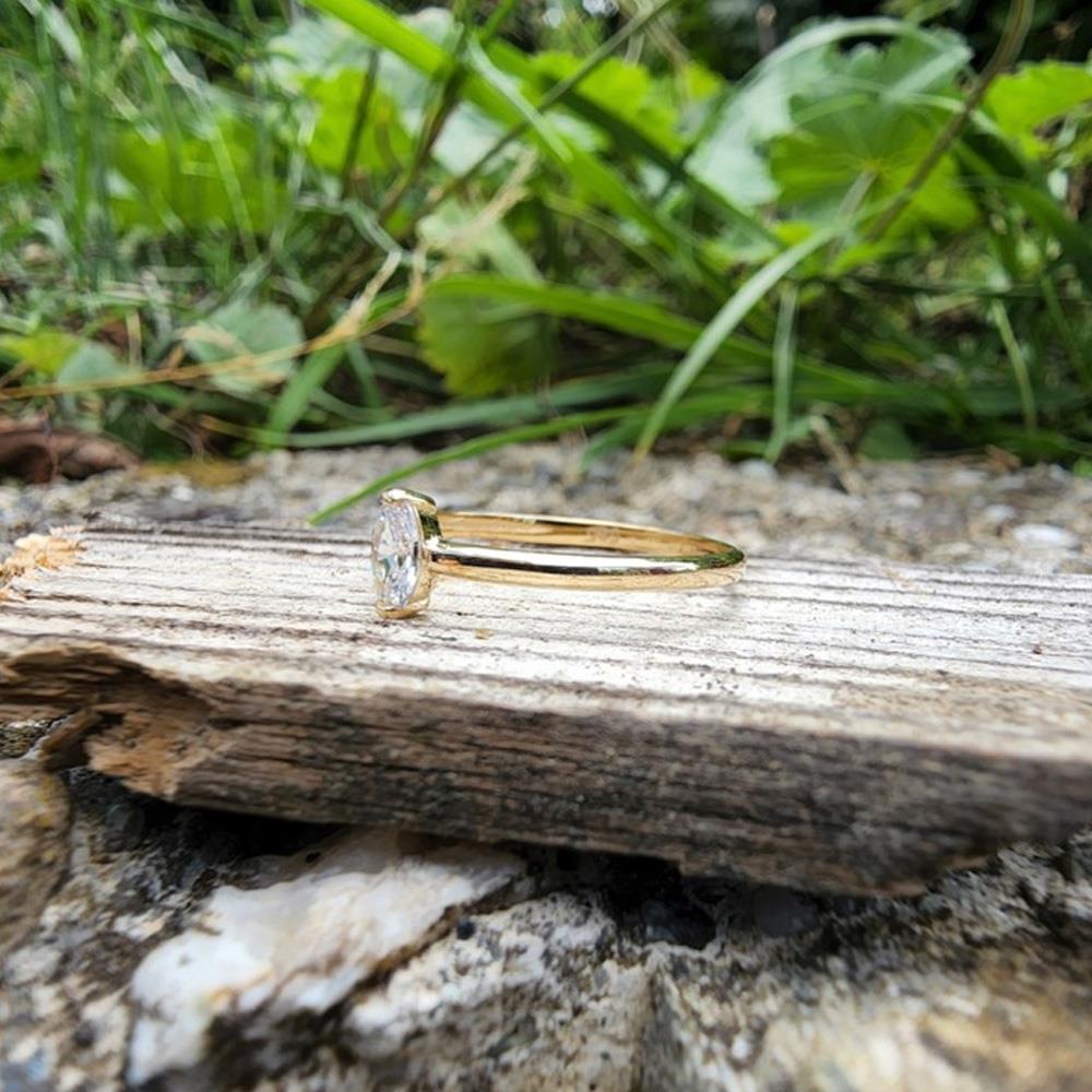 FasekGoldYÜZÜKLERMinimal Altın Yüzük - 14 Ayar Altın Oval 0.50 Karat Swarovski Taşlı Minimal Tektaş Kadın Yüzük
