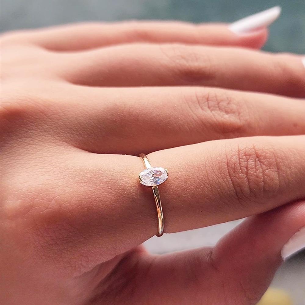 FasekGoldYÜZÜKLERMinimal Altın Yüzük - 14 Ayar Altın Oval 0.50 Karat Swarovski Taşlı Minimal Tektaş Kadın Yüzük