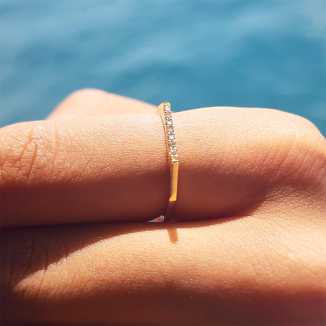 FasekGoldYÜZÜKLERMinimal Altın Yüzük - 14 Ayar Altın Sıra Swarovski Taşlı Yüzük - Anneler Günü Hediyesi Yüzük