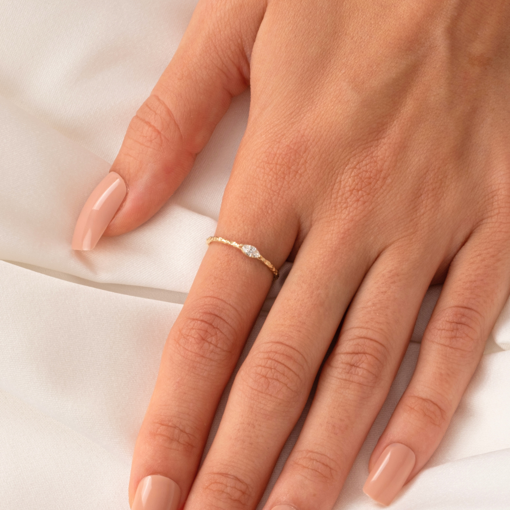 FasekGoldYÜZÜKLERMinimal Altın Yüzük - 14 Ayar Altın Swarovski Taşlı Minimal Gündelik Tektaş Yüzük