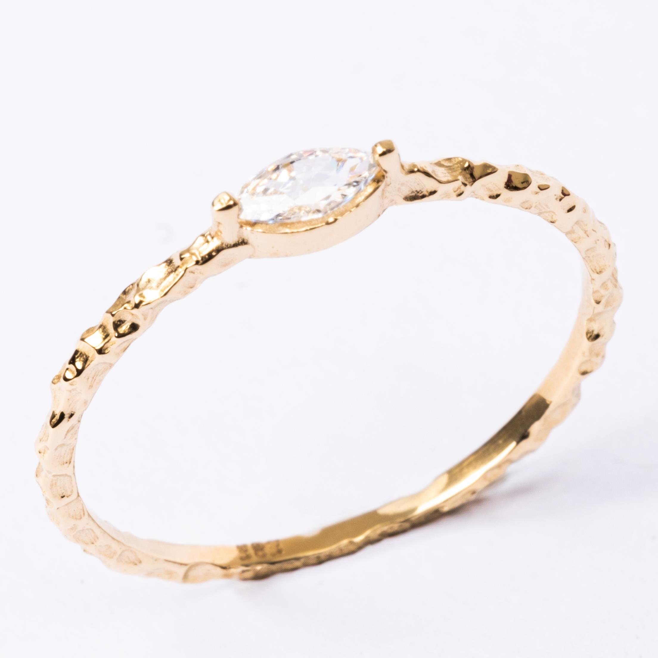 FasekGoldYÜZÜKLERMinimal Altın Yüzük - 14 Ayar Altın Swarovski Taşlı Minimal Gündelik Tektaş Yüzük