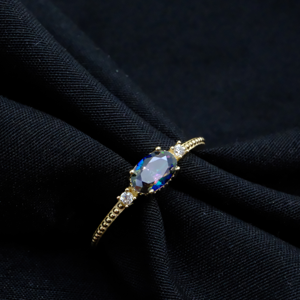 FasekGoldGÜMÜŞMistik Topaz Oval Kesim Yan Zirkon Taşlı Modern 925 Ayar Gümüş Kadın Tektaş Yüzük Günlük-Hediyelik
