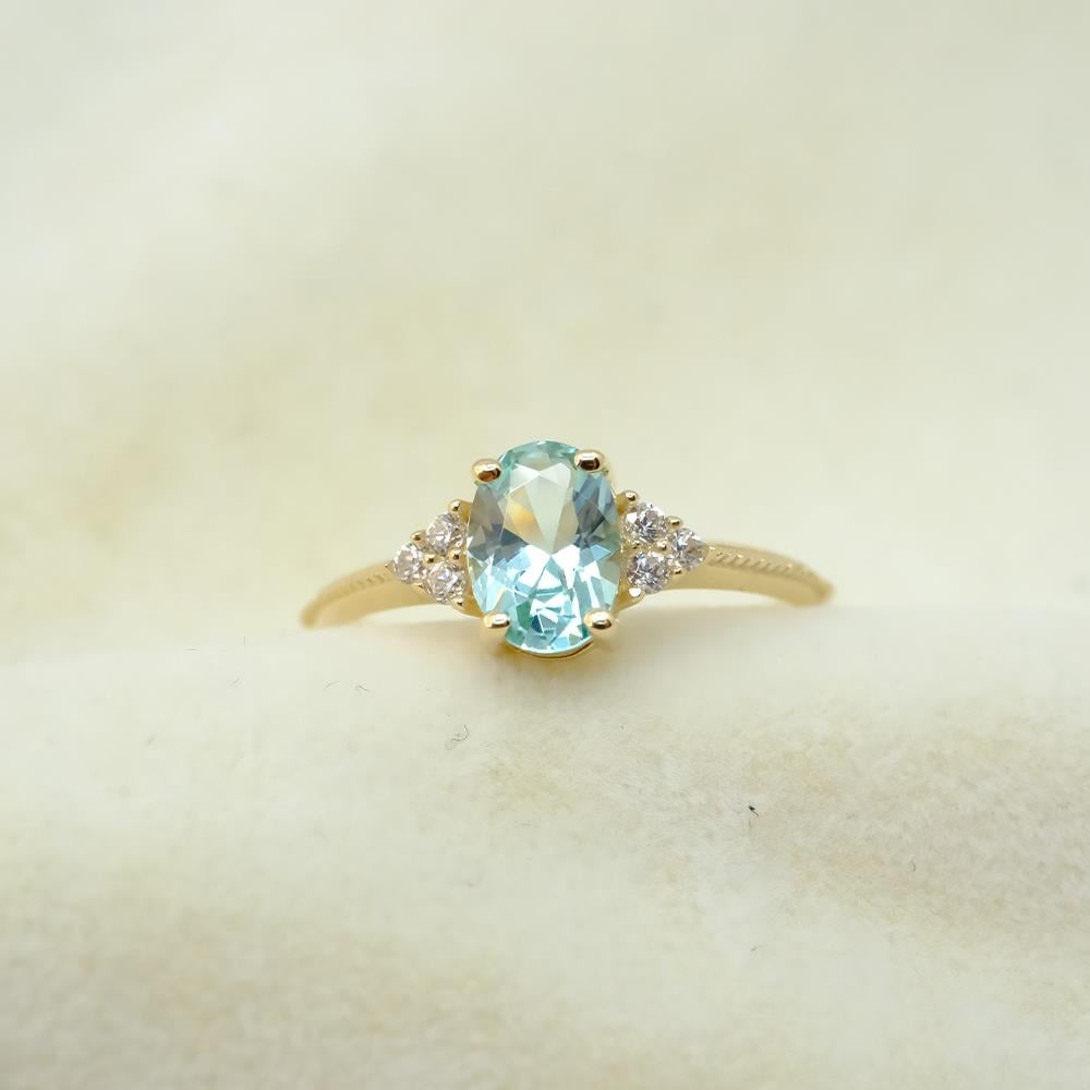 FasekGoldGÜMÜŞOval Kesim Blue Topaz Yan Zirkon Taşlı Modern Tasarım 925 Ayar Gümüş Kadın Yüzük Günlük-Hediyelik