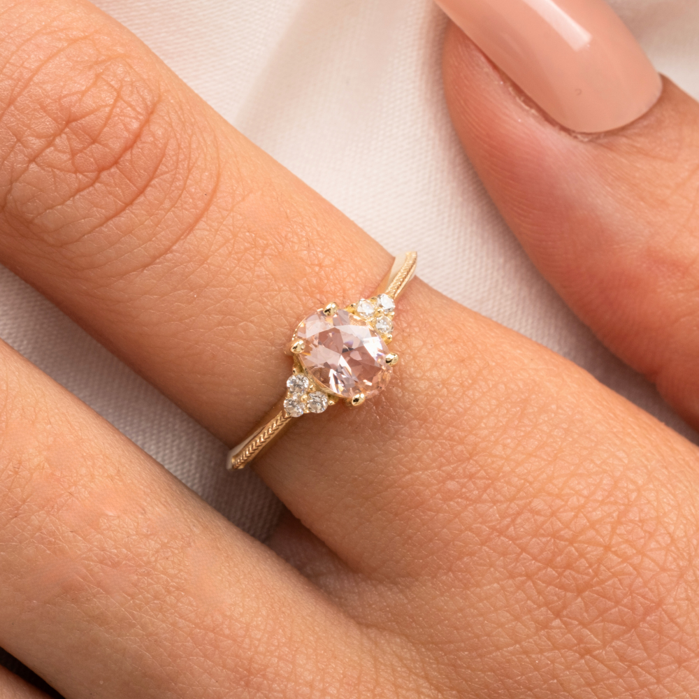 FasekGoldGÜMÜŞOval Kesim Pembe Safir Yan Zirkon Taşlı Tektaş Modern 925 Ayar Gümüş Kadın Yüzük Günlük-Hediyelik