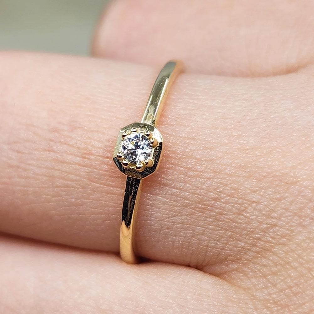 FasekGoldYÜZÜKLERTektaş Altın Yüzük - 14 Ayar Altın Swarovski Taşlı Minimal Tek Taş Yüzük - Hediyelik Tek Taş Yüzük