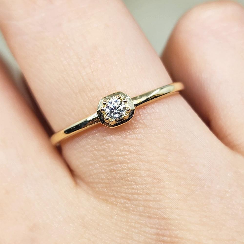 FasekGoldYÜZÜKLERTektaş Altın Yüzük - 14 Ayar Altın Swarovski Taşlı Minimal Tek Taş Yüzük - Hediyelik Tek Taş Yüzük