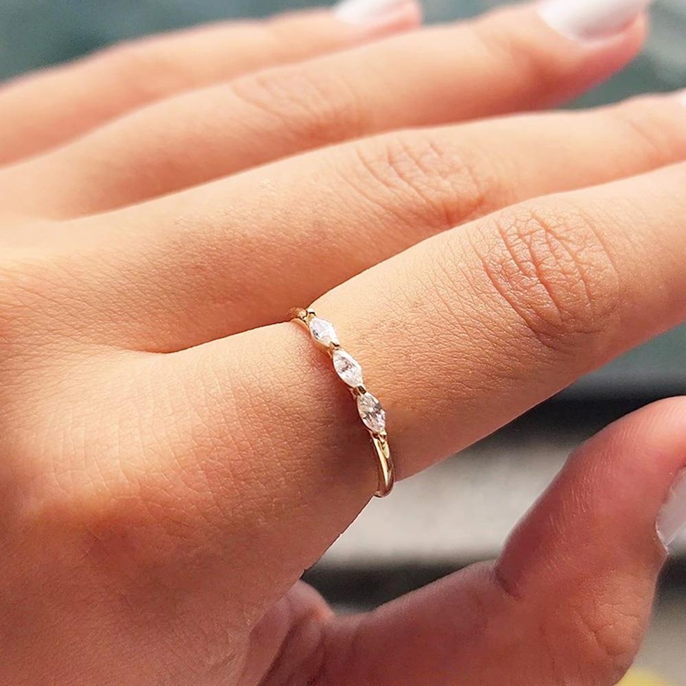 FasekGoldYÜZÜKLERTria Altın Yüzük - 14 Ayar Altın Mekik Swarovski Taşlı Minimal Yüzük - Hediyelik, Minimal Yüzük