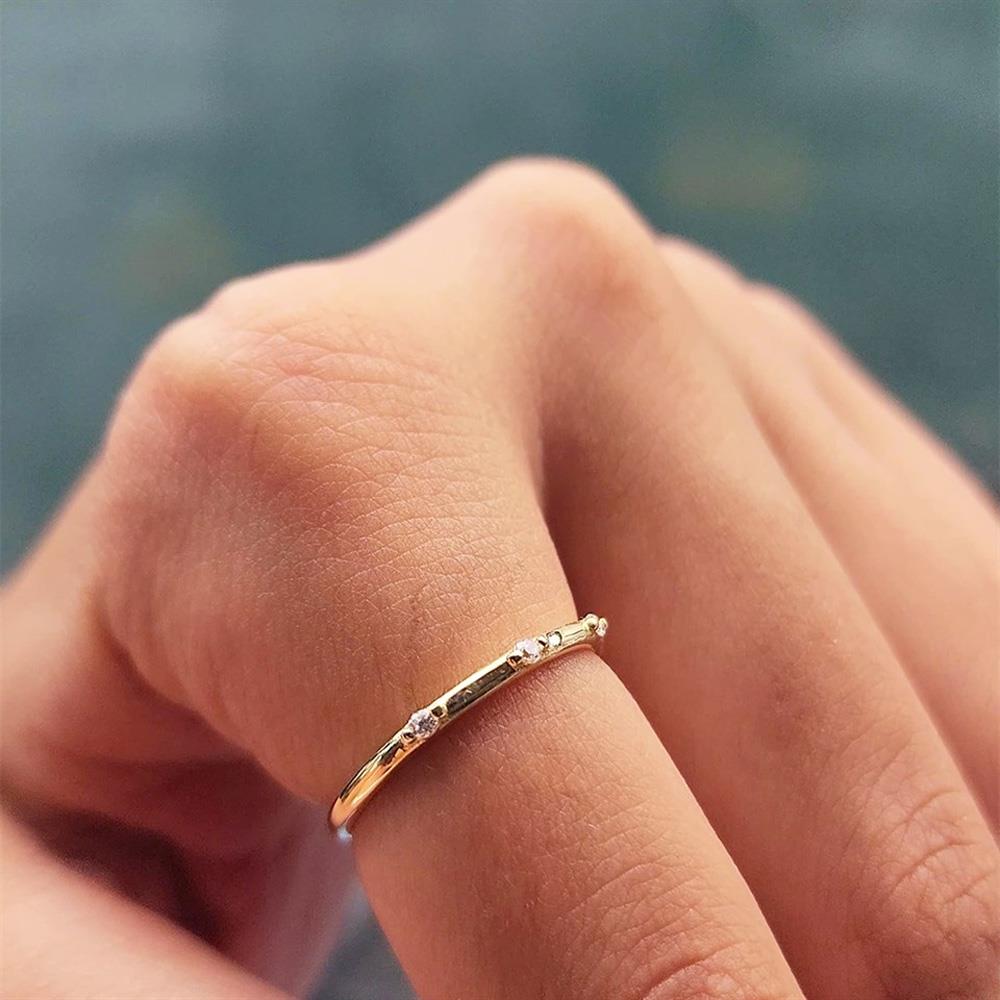FasekGoldYÜZÜKLERTria Altın Yüzük - 14 Ayar Altın Üç Taş Swarovski Taşlı Minimal Yüzük - Minimal Altın Yüzük