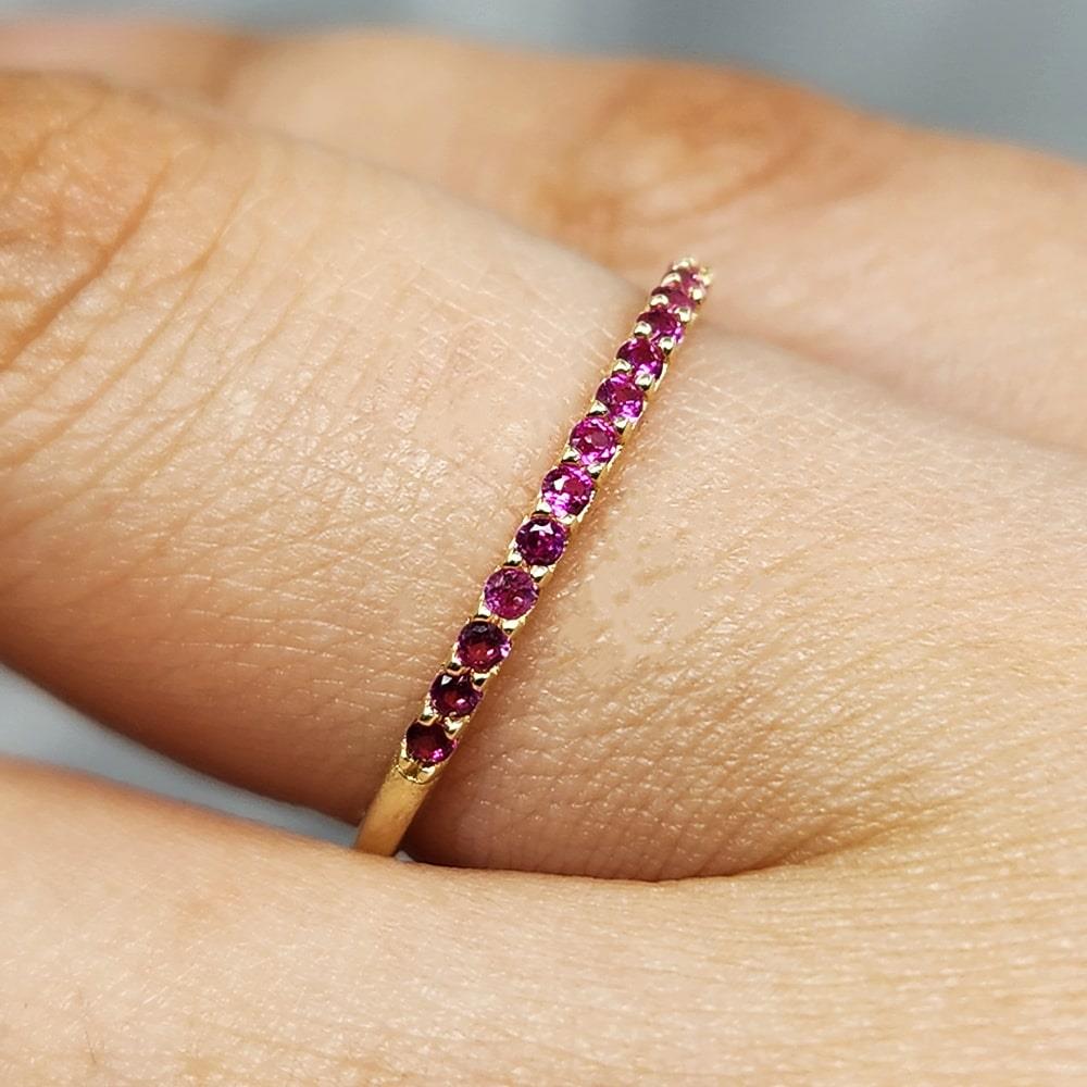 FasekGoldYÜZÜKLERYarım Tur Altın Yüzük - 14 Ayar Altın Minimal Ruby Taşlı Yarım Tur Yüzük - Minimal Altın Yüzük