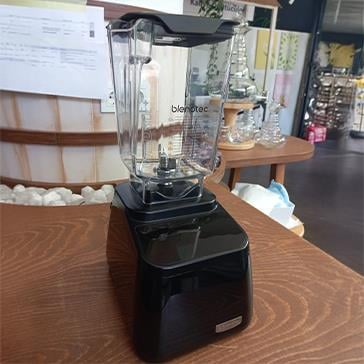 2. El Blendtec - Designer 650 Blender,3 hp,1560W,WildSide+ - D650D0501A1A-EUA1AP1