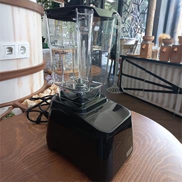 2. El Blendtec - Designer 650 Blender,3 hp,1560W,WildSide+ - D650D0501A1A-EUA1AP1