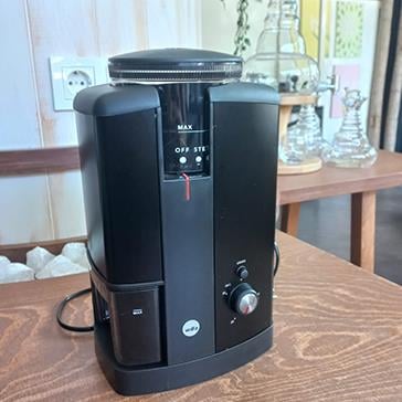 2. El Wilfa - Aroma Konik Dişli Kahve Öğütücü - CGWS-130B