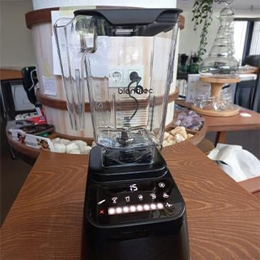 2. El Blendtec - Designer 650 Blender,3 hp,1560W,WildSide+ - D650D0501A1A-EUA1AP1