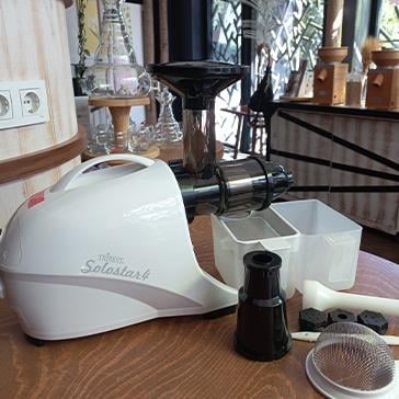 2. El Tribest - Solostar 4 Soğuk Sıkım Meyve ve Sebze Sıkacağı - SS-4200-F-Beyaz