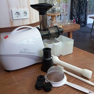 2. El Tribest - Solostar 4 Soğuk Sıkım Meyve ve Sebze Sıkacağı - SS-4200-F-Beyaz