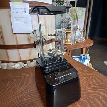 2. El Blendtec - Designer 650 Blender,3 hp,1560W,WildSide+ - D650D0501A1A-EUA1AP1
