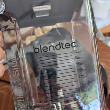 2. El Blendtec - Designer 650 Blender,3 hp,1560W,WildSide+ - D650D0501A1A-EUA1AP1