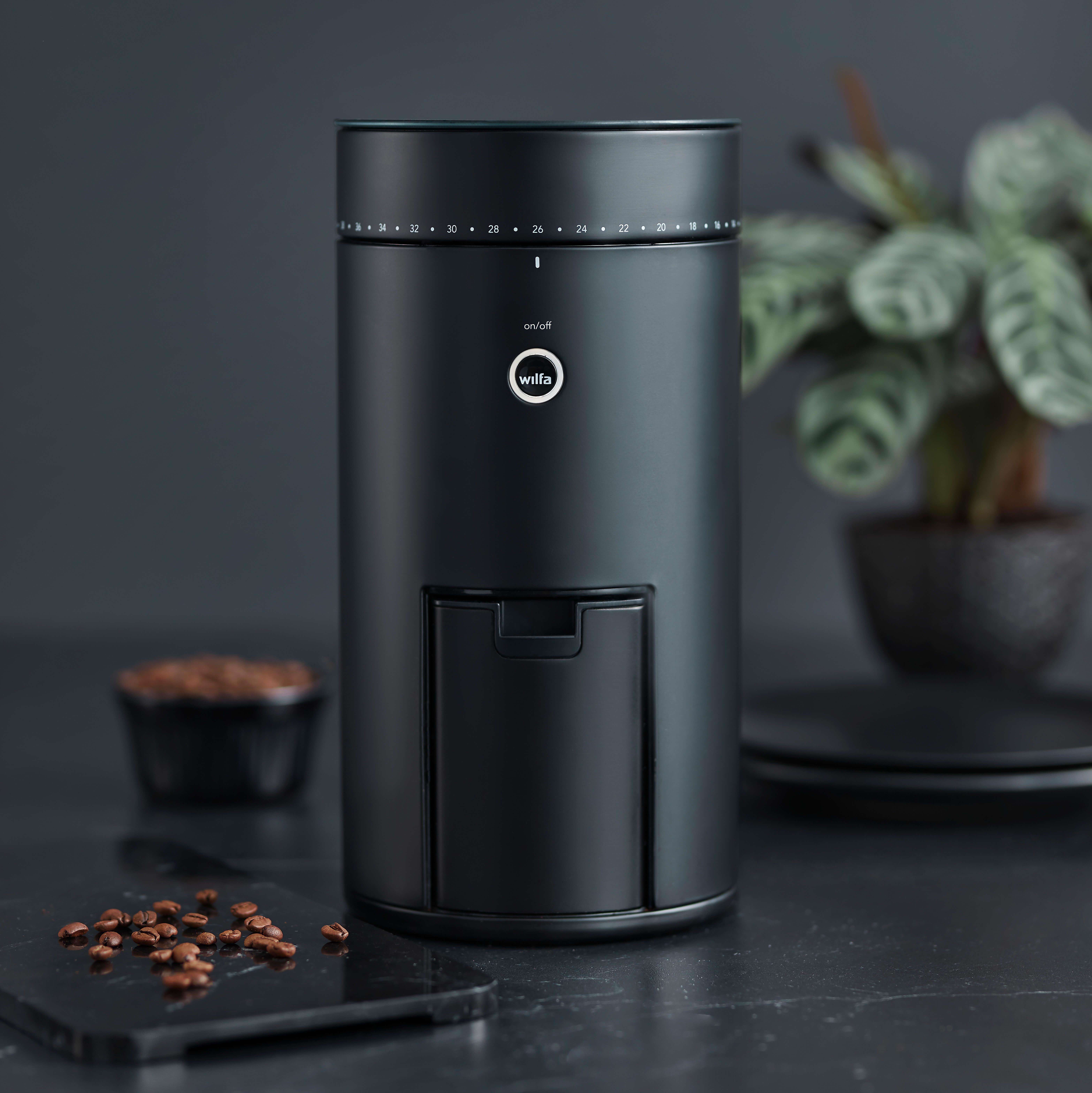 Wilfa - Uniform+ 58mm Flat Dişli Tartılı Kahve Öğütücü - Siyah - WSFBS-200B