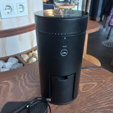 Wilfa - Uniform+ 58mm Flat Dişli Tartılı Kahve Öğütücü - Siyah - WSFBS-200B