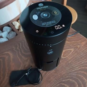 Wilfa - Uniform+ 58mm Flat Dişli Tartılı Kahve Öğütücü - Siyah - WSFBS-200B