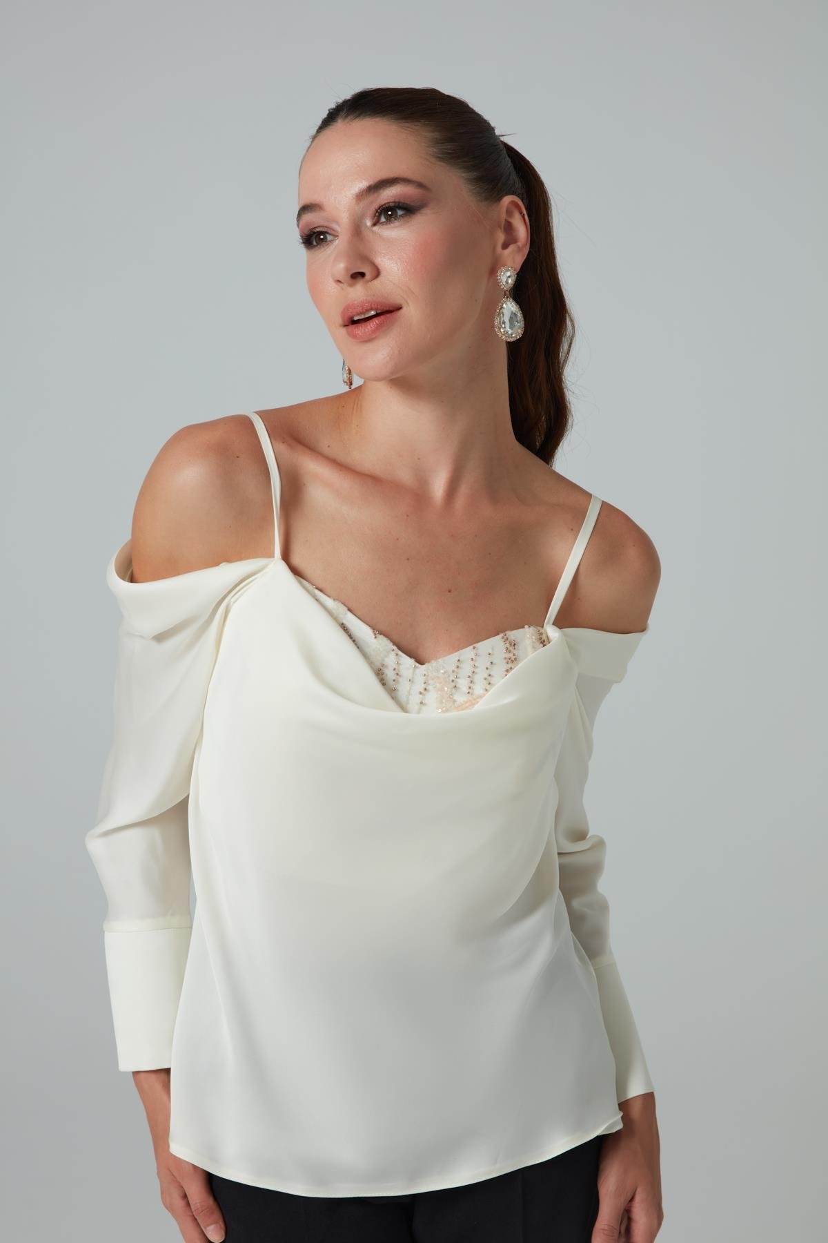 Dela Blouse Cream-Modalogy-Blouses