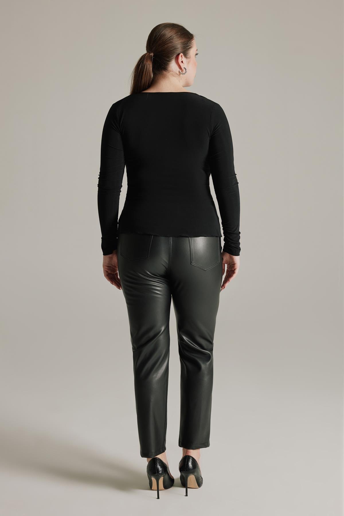 Julia Blouse Black-Modalody-Blouses