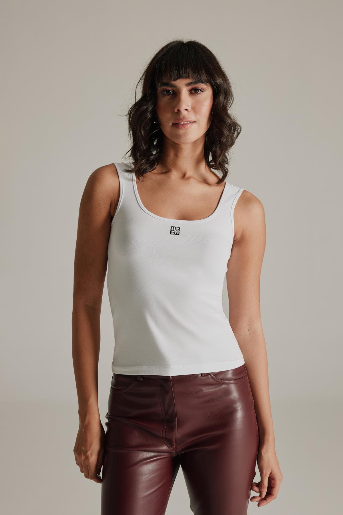 Studio Beyaz Logolu Atlet-Modalody-Tişört