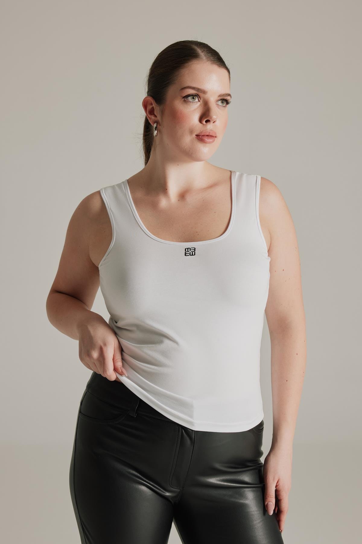 Studio Beyaz Logolu Atlet-Modalody-Tişört